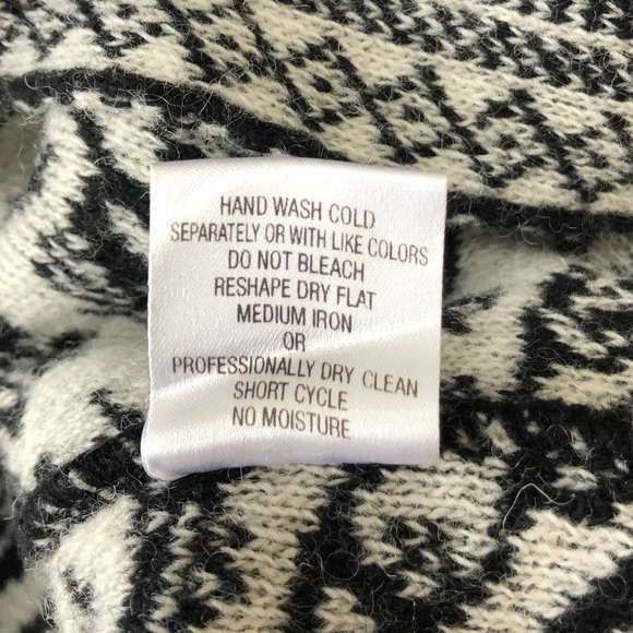 A. IDA open front wool blend cardigan, size M - Picture 10 of 10